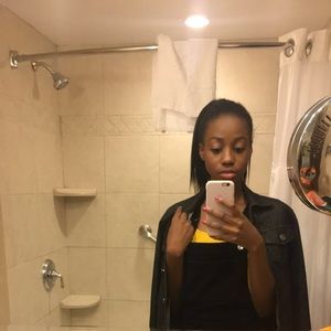 Meet your Posher, Nasia